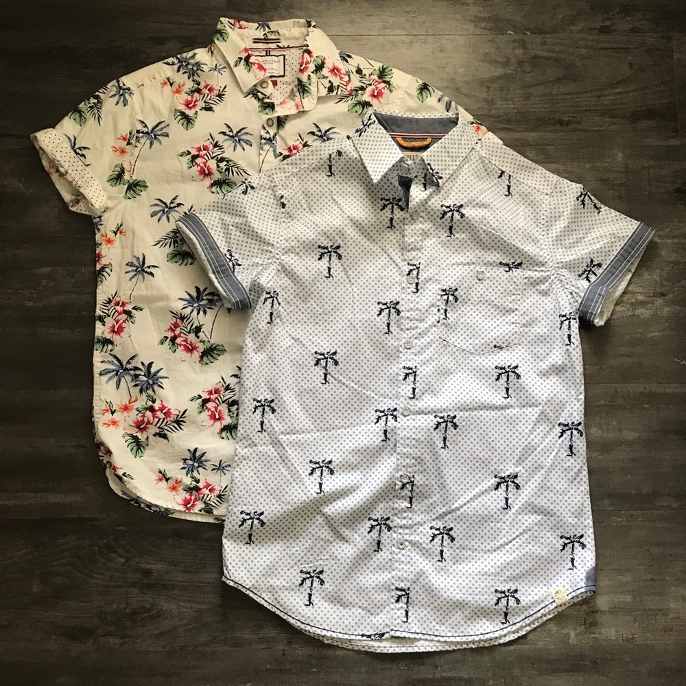 Set of 2 Short Sleeve Button Down shirts
